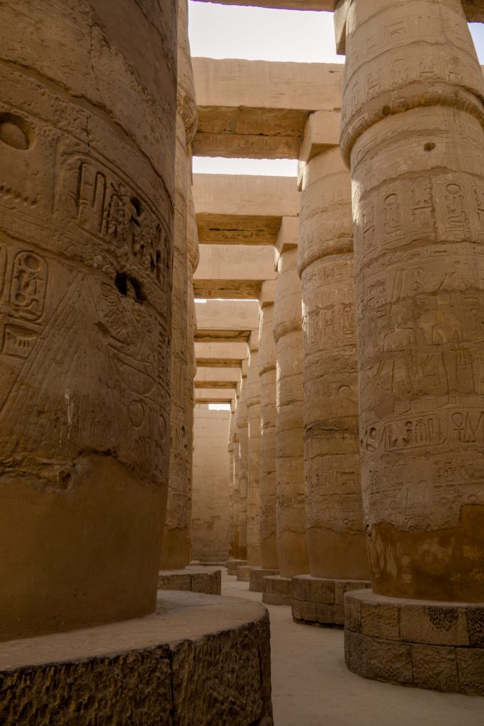 Säulengang im Karnak-Tempel